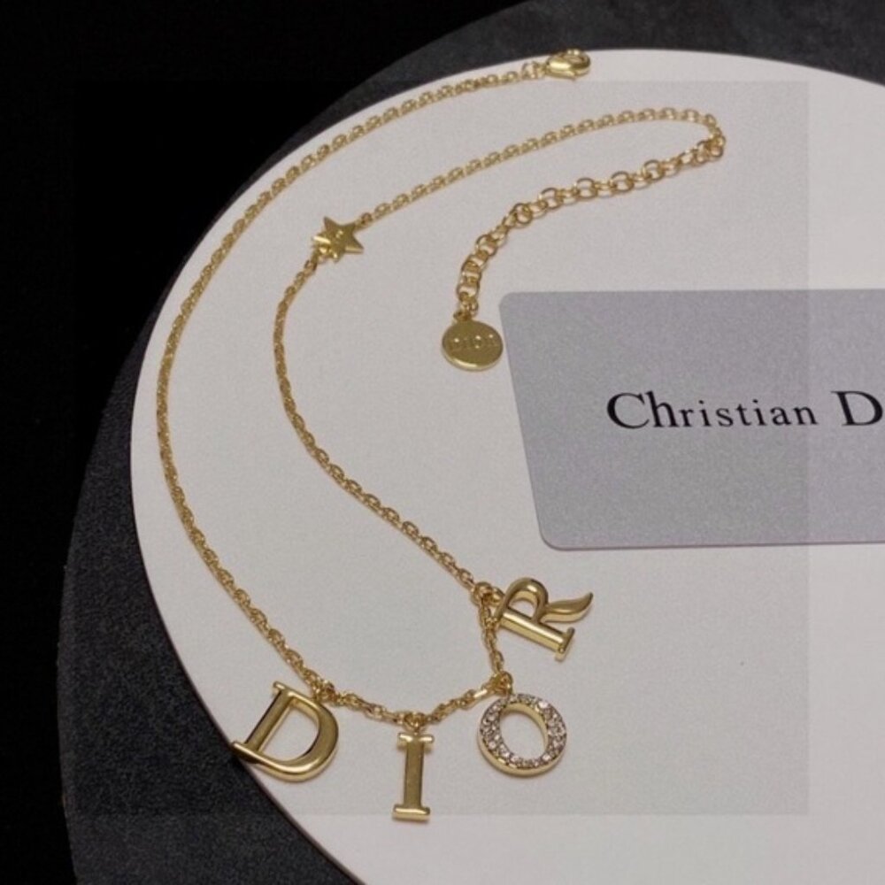 Nifty Star & Letter Dior Chain - Picture 3 of 7